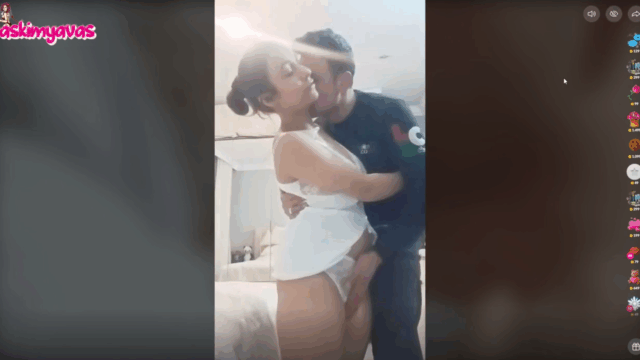 Karı koca çift canlı yayında sevişiyor